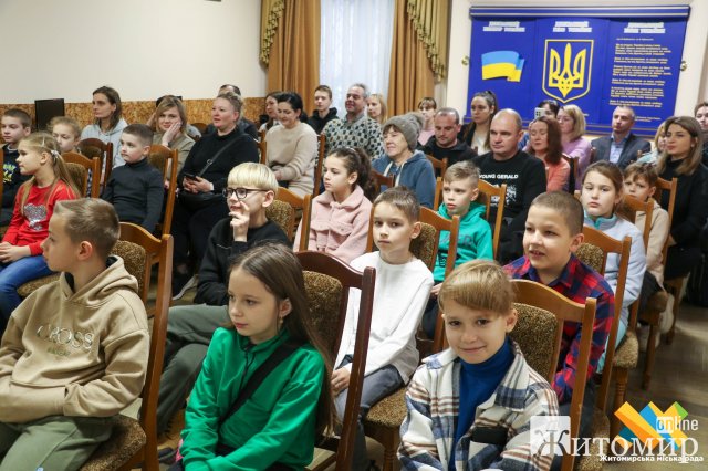 У Житомирі нагородили переможців шкільного чемпіонату з плавання. ФОТО