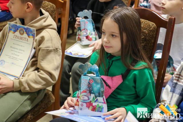 У Житомирі нагородили переможців шкільного чемпіонату з плавання. ФОТО