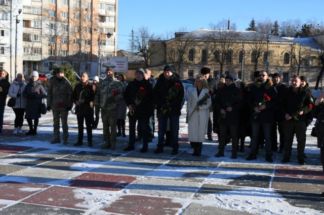 У Житомирі покладанням квітів відзначили 117-ту річницю від дня народження Сергія Корольова. ФОТО