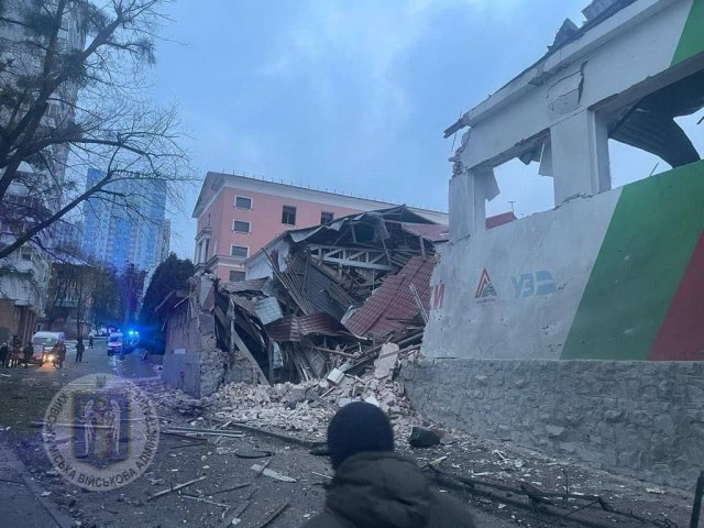 Ракетний удар по столиці: є госпіталізовані. ФОТО