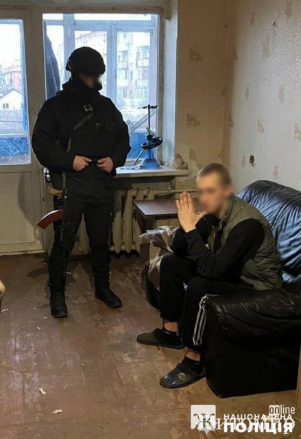 Молодий бердичівлянин "надавав" допомогу та спустошував електронні гаманці людей. ФОТО
