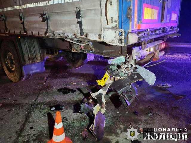Подробиці автотрощі на трасі в Житомирській області: один водій загинув. ФОТО