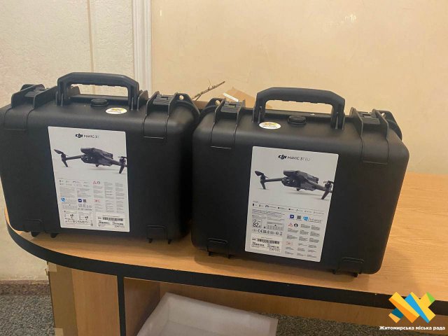 Житомир передав 5 квадрокоптерів бійцям на передову