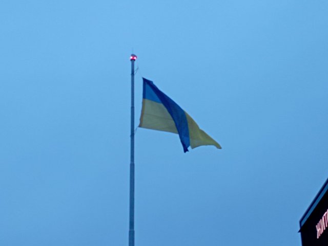 На майдані Соборному в Житомирі знову розірвався прапор. ФОТО