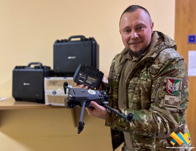 Житомир передав 132-му окремому розвідувальному батальйону три DJI Mavic 3T. ФОТО