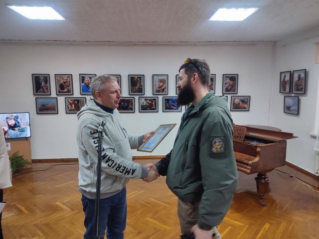 У Бердичеві відкрилася фотовиставка воїна 26-ї бригади Олександра Дідовця