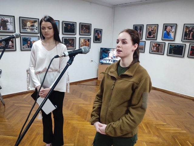 У Бердичеві відкрилася фотовиставка воїна 26-ї бригади Олександра Дідовця