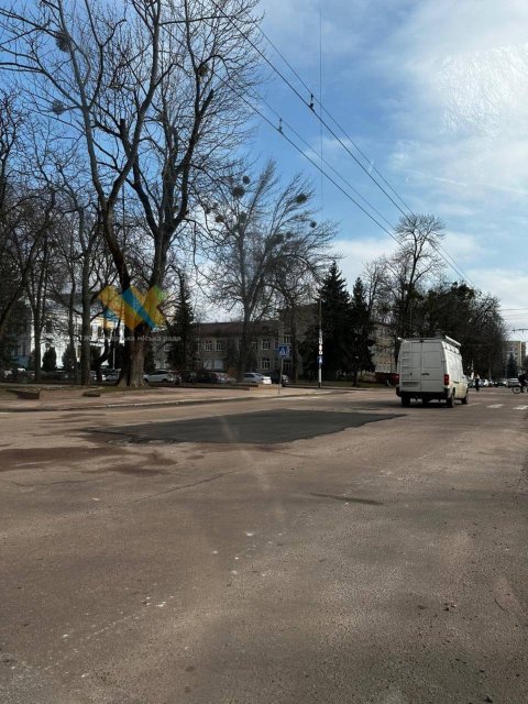 На вулицях Житомира почали робити аварійний ямковий ремонт доріг. ФОТО