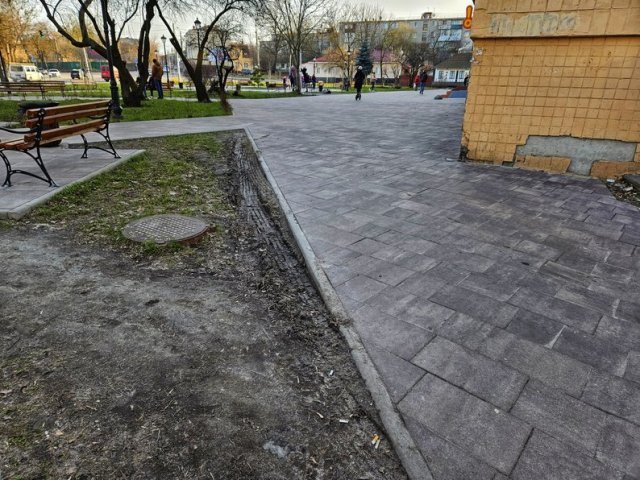 Сквер у центрі Житомира, відремонтований минулого року за 5,4 млн грн. ФОТО