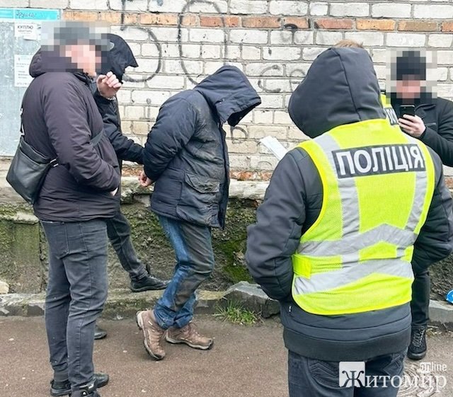У Житомирі посадовець медцентру вимагав та одержав понад 63 тис. грн хабара за «сприяння» у встановленні інвалідності У Житомирі посадовець медцентру вимагав та одержав понад 63 тис. грн хабара за «сприяння» у встановленні інвалідності