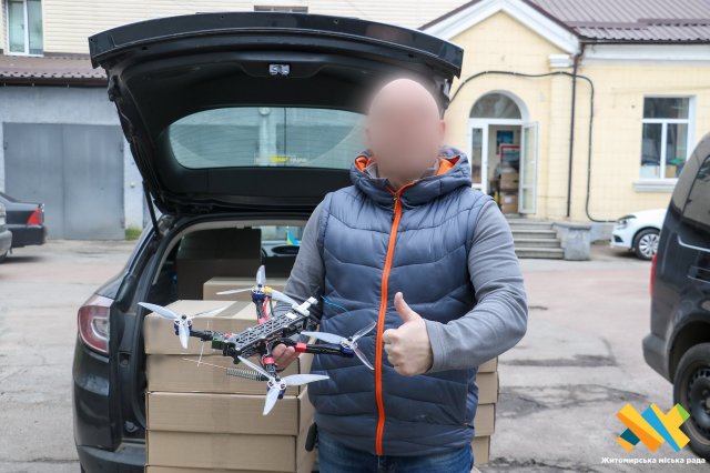 У Житомирі двом бригадам передали військової техніки на понад 2 млн грн. ФОТО