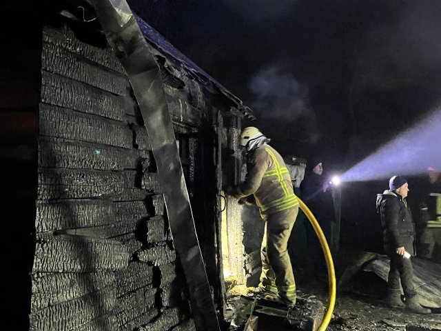 На півночі Житомирщини вогонь знищив житловий будинок. ФОТО