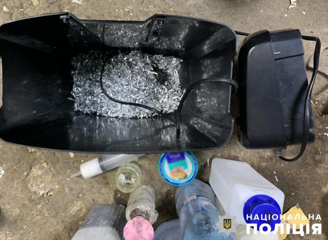 На Житомирщині поліція ліквідувала конвеєр психотропів: наркодилерам оголошено підозри. ФОТО