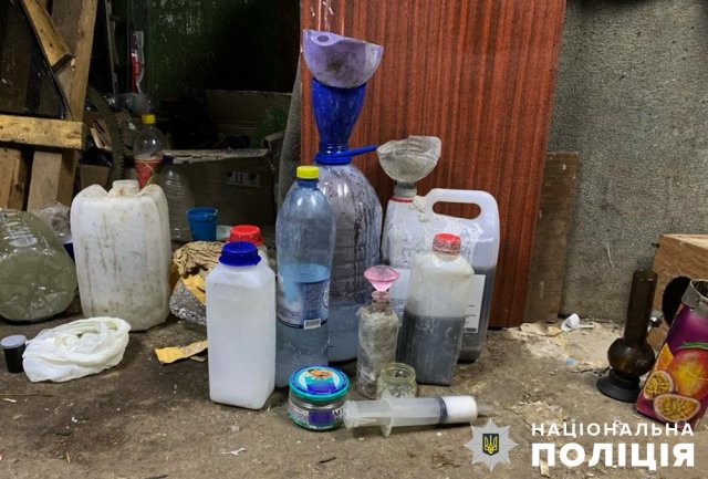 На Житомирщині поліція ліквідувала конвеєр психотропів: наркодилерам оголошено підозри. ФОТО
