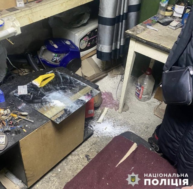 На Житомирщині поліція ліквідувала конвеєр психотропів: наркодилерам оголошено підозри. ФОТО