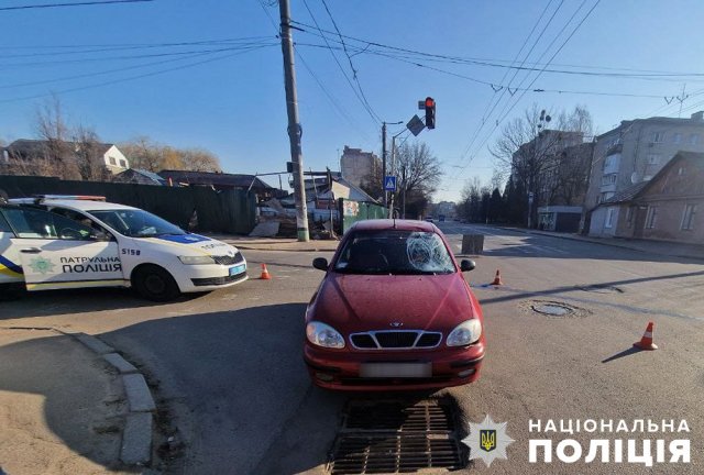 У Житомирі на Грушевського Lanos збив 75-річного чоловіка, а на Покровській Peugeot наїхав на 62-річну жінку