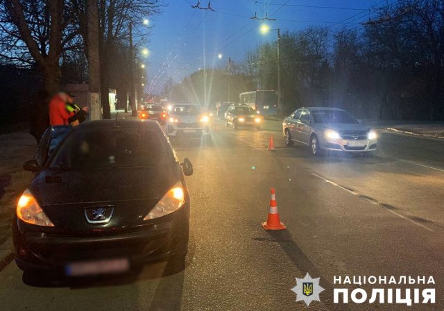 У Житомирі на Грушевського Lanos збив 75-річного чоловіка, а на Покровській Peugeot наїхав на 62-річну жінку