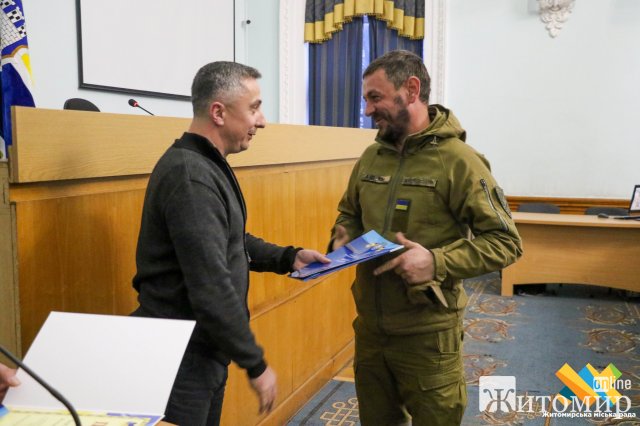 У Житомирі вручили нагороди бійцям добровольчого територіального батальйону