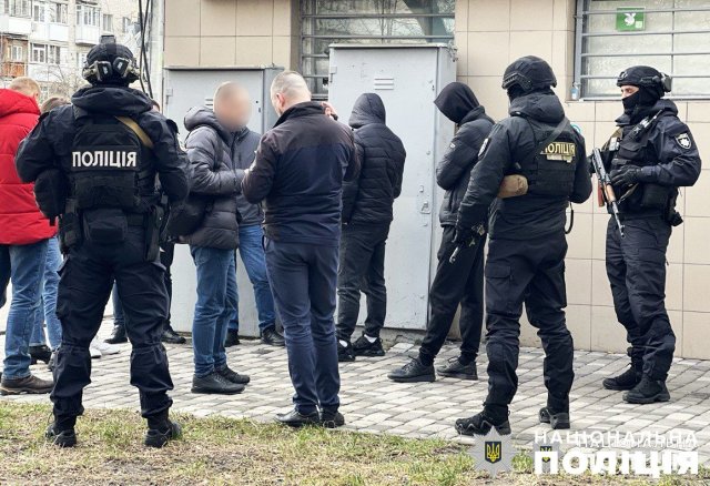 У Житомирі викрили гральні заклади, відвідувачі яких могли потрапити до приміщення заздалегідь домовившись