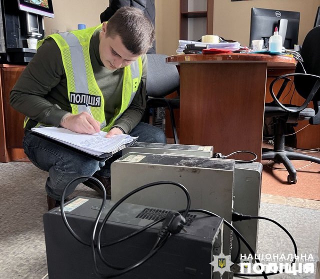 У Житомирі викрили гральні заклади, відвідувачі яких могли потрапити до приміщення заздалегідь домовившись
