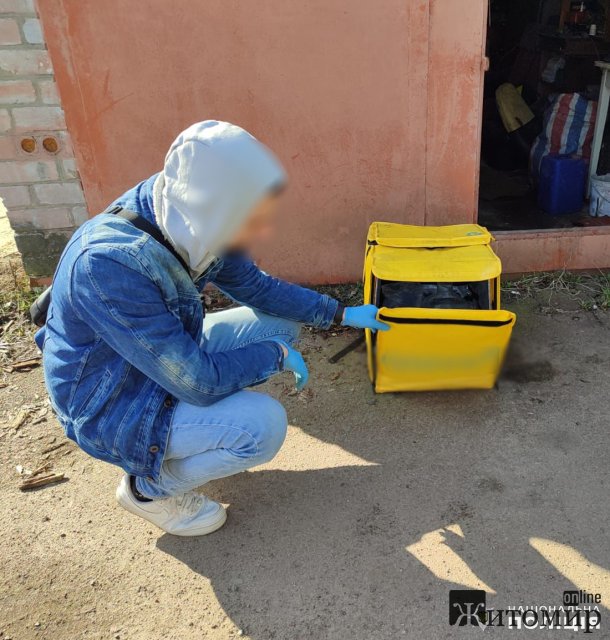 У Житомирі викрили наркоторговців: облаштували лабораторію в гаражах та перевозили обладнання в сумці для доставки їжі
