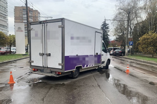 На вул. Київській у Житомирі вантажівка Renault збила 77-річну житомирянку, яка переходила дорогу На вул. Київській у Житомирі вантажівка Renault збила 77-річну житомирянку, яка переходила дорогу