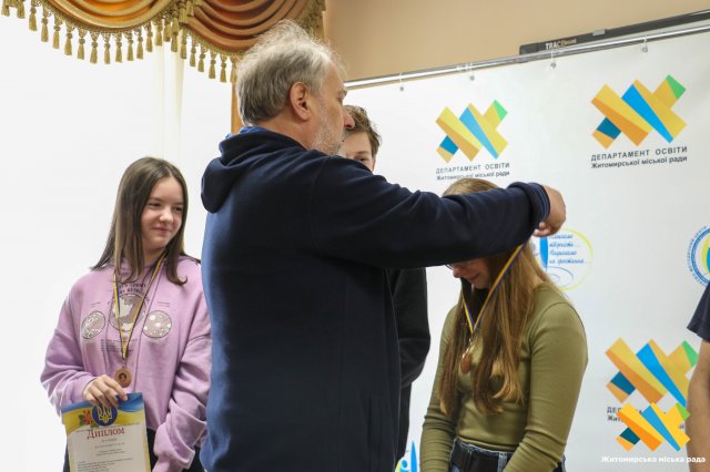 У Житомирі нагородили переможців інтелектуальної гри «Математичний батл»