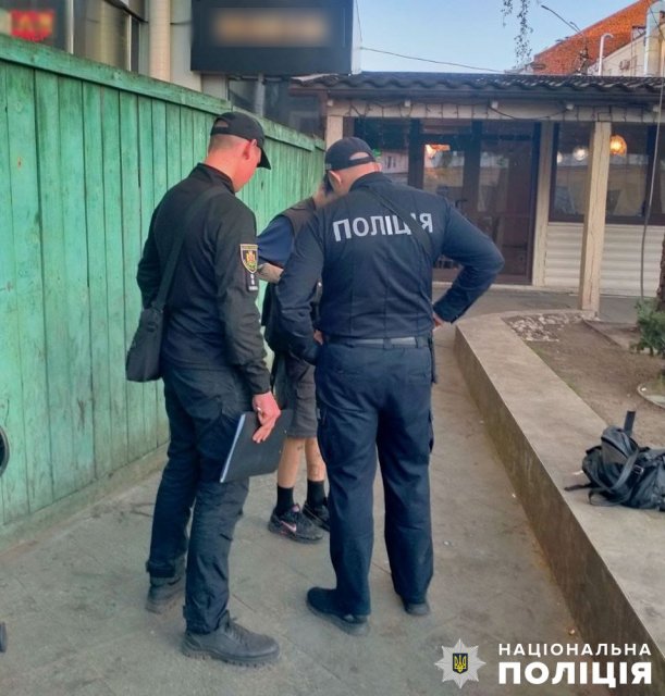 Рейд на Михайлівській в Житомирі: виявили неповнолітню, яка розпивала слабоалкогольні напої
