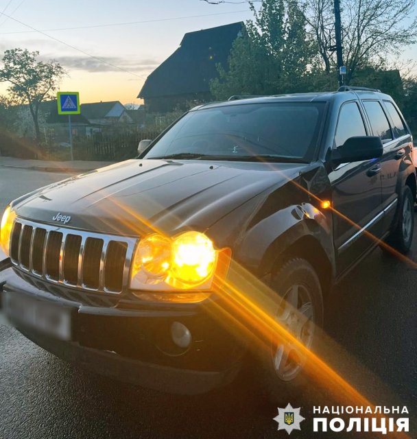 У Звягелі Jeep збив 52-річну жінку, що їхала на електровелосипеді. ФОТО