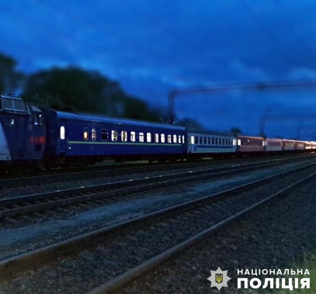 У Попільні поліція встановлює обставини загибелі жінки на залізниці. ФОТО 
