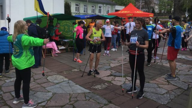 У Житомирі відбувся чемпіонат зі скандинавської ходьби