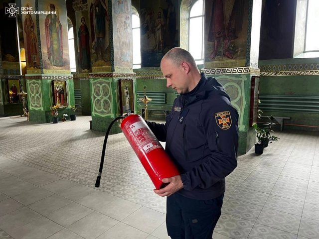 У Житомирській області рятувальники проводять рейди в церквах