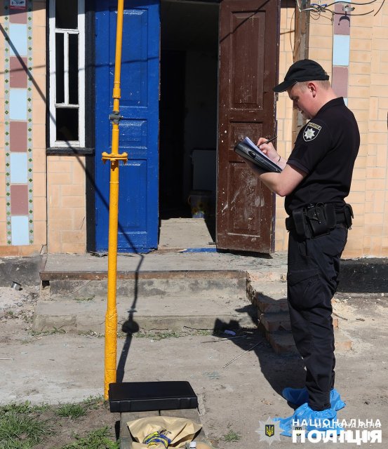 У місті на Житомирщині чоловік зарубав матір, а частини тіла хотів спалити