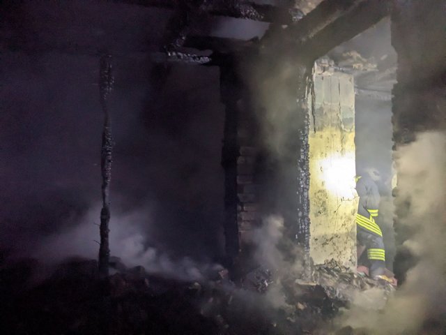 На півночі Житомирщини в будинку рятувальники виявили тіло 40-річного чоловіка. ФОТО