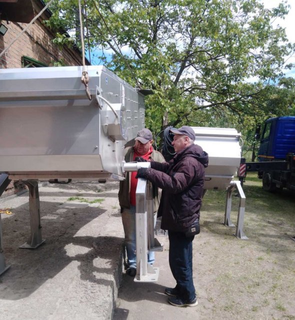 Працівники житомирського водоканалу облаштували нові каналізаційні решітки