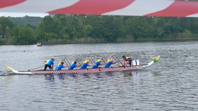 Житомирська команда здобула низку перемог на Кубку України з веслування на човнах «Дракон». ФОТО