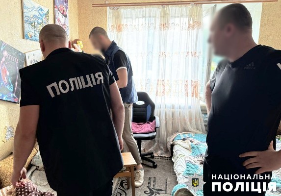 Наживався на допомозі пораненим воїнам: поліцейські Житомирщини оголосили підозру шахраю Наживався на допомозі пораненим воїнам: поліцейські Житомирщини оголосили підозру шахраю