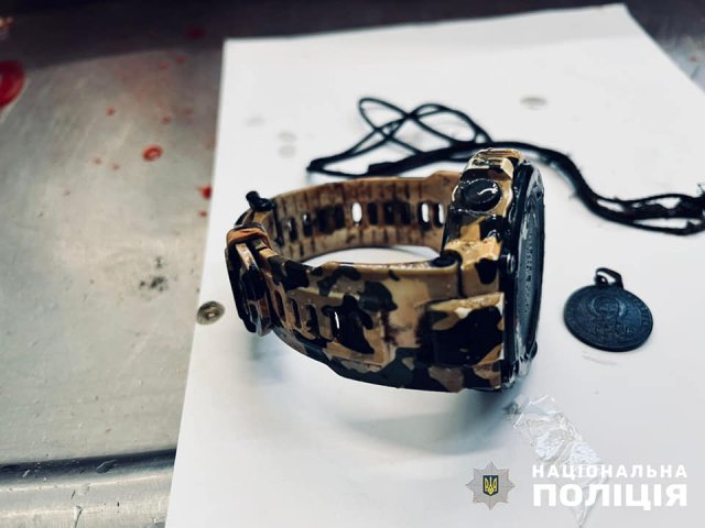 Житомирські поліцейські встановлюють особу чоловіка, тіло якого знайшли у водоймі. ФОТО