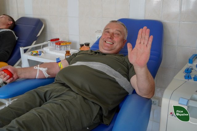 Лісівники Житомирщини колективно здали 35 літрів донорської крові. ФОТО