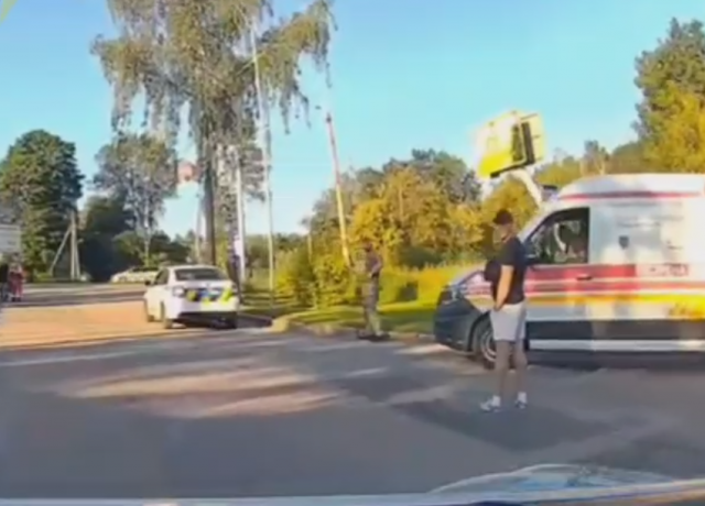 У Житомирі поблизу МРЕО помер чоловік
