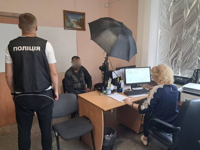 На Житомирщині міграційна служба затримала іноземця, який відсидів 8 років у колонії й був в Україні нелегально