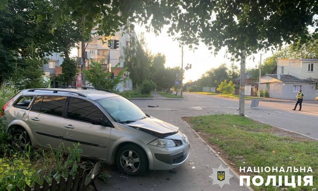 На перехресті в Житомирі зіштовхнулись Volkswagen та Renault: травмовано четверо людей