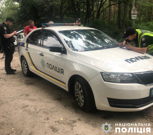 На вихідних у Житомирській області троє водіїв за порушення ПДР намагалися дати хабарі поліцейським