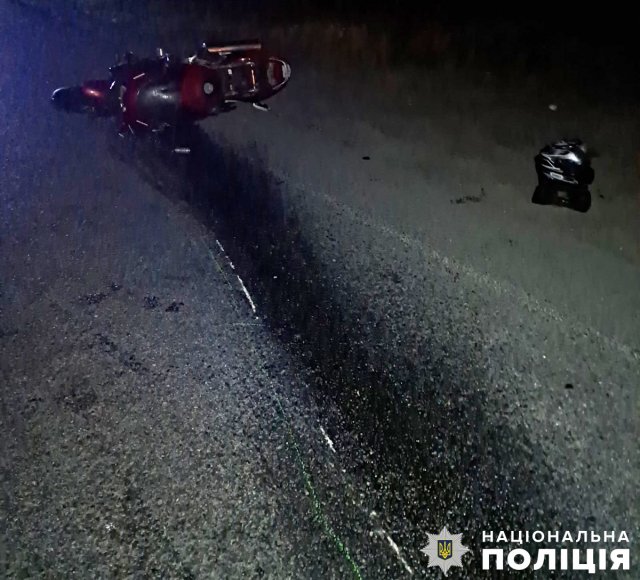 Подробиці ДТП за участі вантажівки та мотоцикла на трасі в Житомирській області