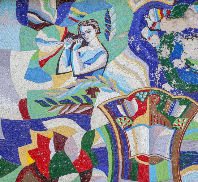 Мозаїчне панно на поштовому відділені та на будинку культури в Хорошеві. ФОТО