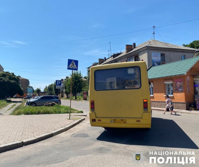 У Коростені маршрутка наїхала на 56-річну жінку, постраждала у лікарні. ФОТО