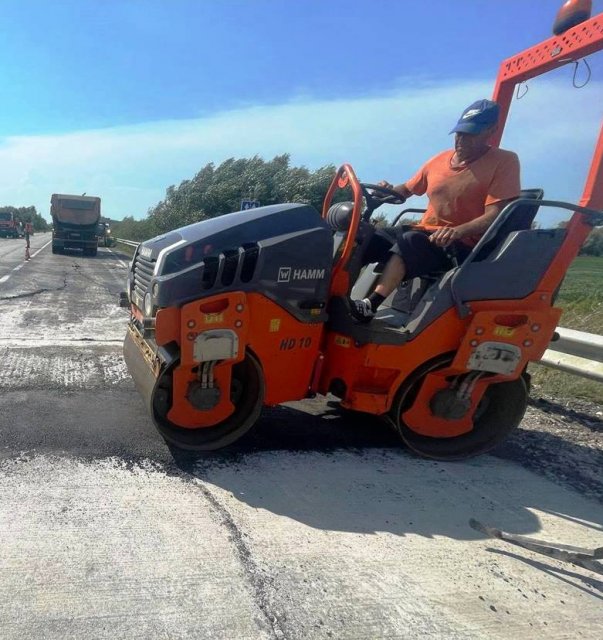 На трасі в Житомирській області зафіксували підняття бетонних плит, водіїв закликають бути уважними. ФОТО