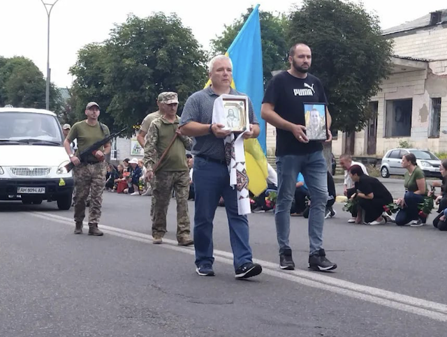 Малинська громада прощається із Героєм Малинська громада прощається із Героєм