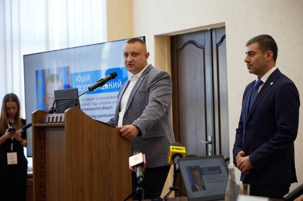Представник Уповноваженого у Житомирській області Юрій Погодицький відзначає День народження - Інформація, Топ-новини. Джерело: Zhitomir-OnLine Юрій Погодицький під час представлення у Житомирі