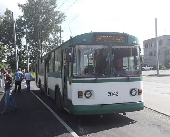 Вчителя-пенсіонера із райцентру сьогодні не впустили до житомирського тролейбуса Вчителя-пенсіонера із райцентру сьогодні не впустили до житомирського тролейбуса
